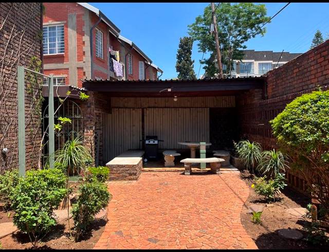 5 BEDROOM DUPLEX FOR SALE IN ARCADIA